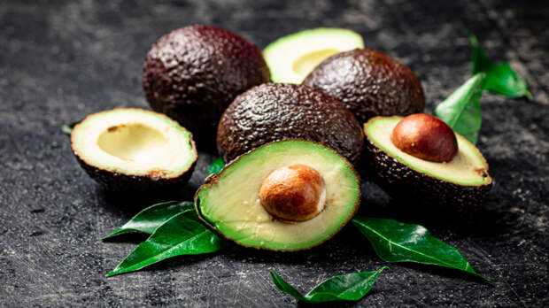 Авокадо без мифов: чем полезен модный суперфуд и кому он подходит