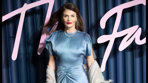 57-летняя супермодель без штанов снялась в рекламе