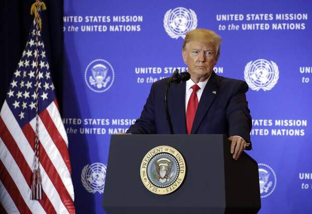 Президент США Дональд Трамп во время пресс-конференции в ООН, 2019 год EPA-EFE/JASON SZENES