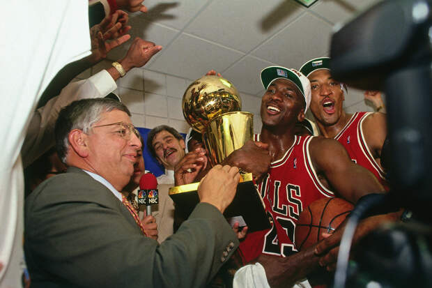 David Stern, Phil Jackson, Michael Jordan, and Scottie Pippen | Photo Credits: Andrew D. Bernstein