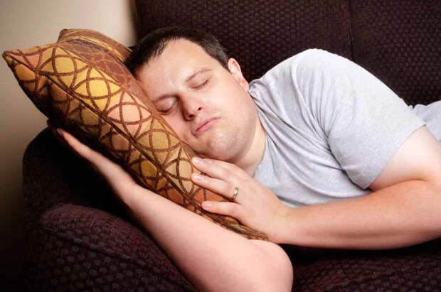 Сомнолог Царёва предупредила о рисках задержек дыхания во время сна