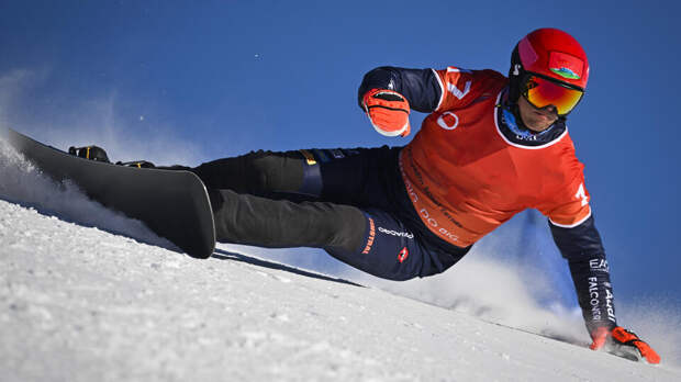 Итальянский сноубордист выступил на Олимпиаде с флагом России на шлеме