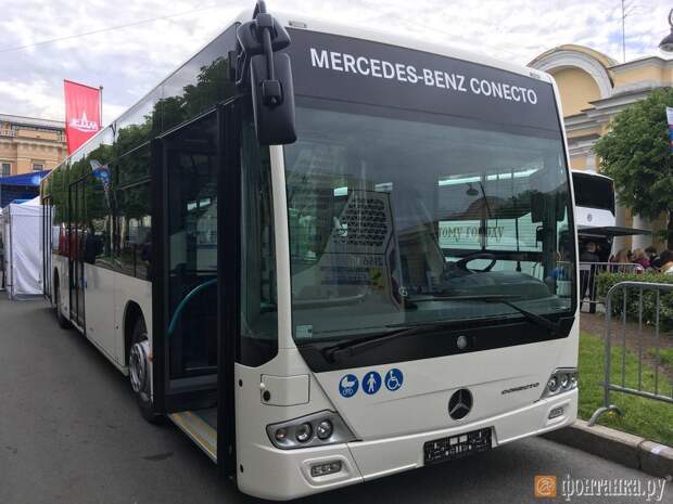 Автобус "Mercedes-Benz Conecto"