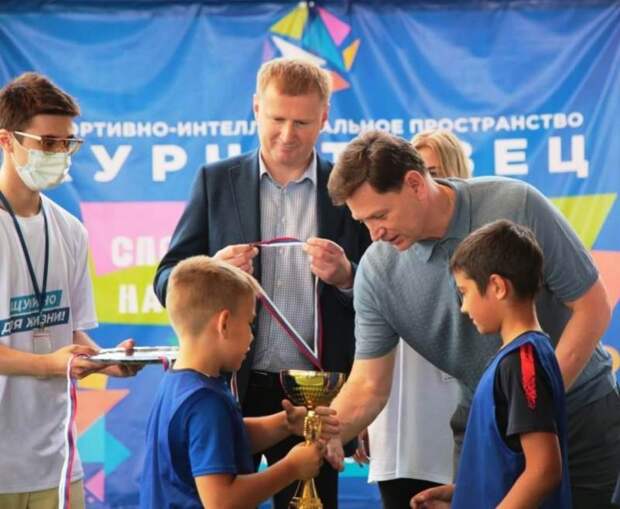 На открытии мини-стадиона присутствовал префект СЗАО Алексей Пашков/Андрей Дмытрив, газета «Москва. Северо-Запад»
