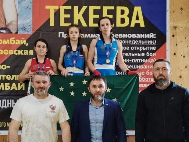 Спортсменки из Майкопского района завоевали путевку на Первенство России по боксу