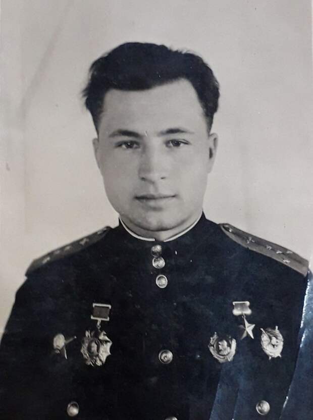 Пропал без вести в 41, а позже "воскрес" и закончил войну в звании майора