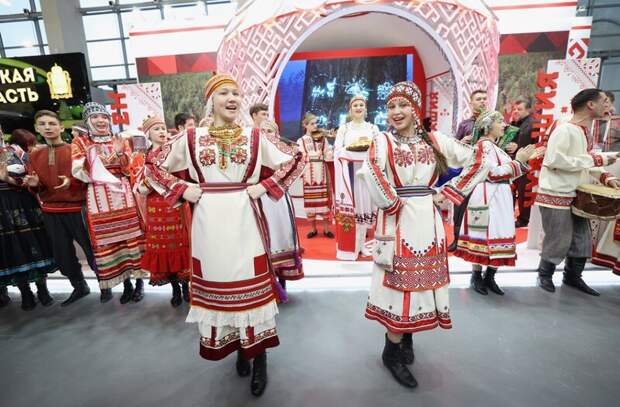 16-миллионным гостем выставки "Россия" стала семилетняя Елизавета из Москвы