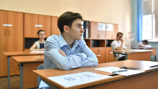 Дума приняла закон о бесплатном профобучении девятиклассников, не сдавших ГИА