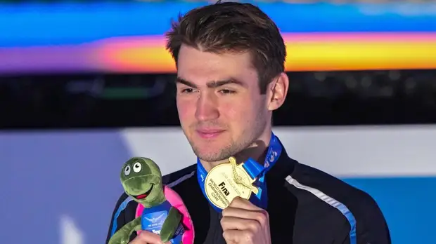 «Нет никакого смысла в слезах»: Колесников о сильных эмоциях, золотых медалях, финишных касаниях и дурацких покупках