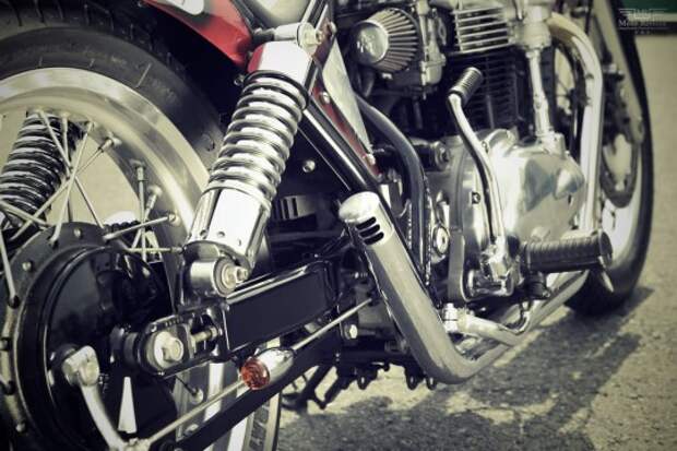 Kawasaki-W650-Bobber-by-Kid-Custom-Factory-6 Боббер ‘Дикая Ягода’ от Kid Custom Factory