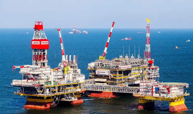 Генштаб ВСУ сообщает об ударах по буровым установкам ЛУКОЙЛ в Каспийском море