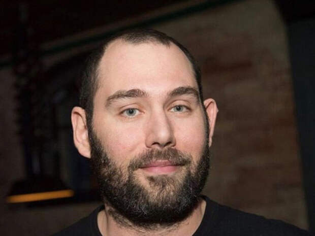 Семен Слепаков прокомментировал свой отъезд за границу, а СМИ узнали местонахождение юмориста