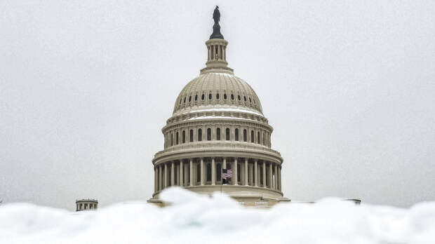 Миллионы замерзают: США столкнулись с самой суровой бурей в истории