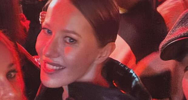 Раскрыта стоимость высмеянного в сети наряда Собчак