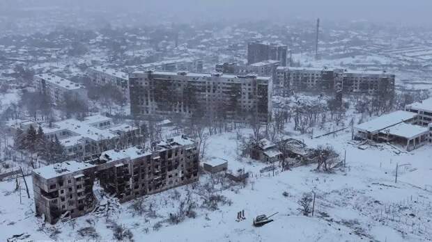 Танки на улицах: опубликованы фото городских боев в Купянске