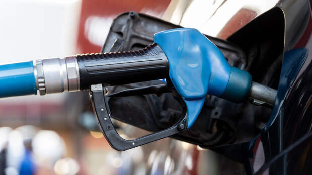 Автоэксперт Ладушкин пояснил, из-за чего может вырасти расход топлива