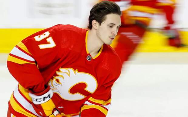 Гол Кузнецова не спас «Калгари» от поражения «Нэшвиллу»