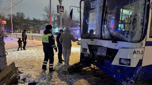 Инсульт у водителя автобуса случился прямо во время рейса, пострадали пассажиры