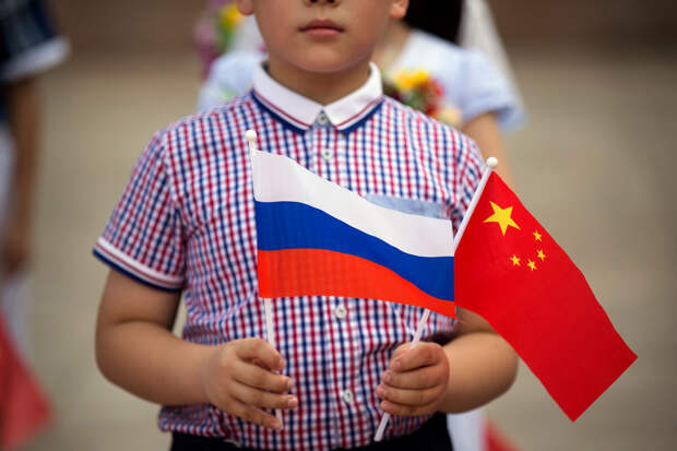 Bloomberg: экспорт Китая в Россию упал на 16% из-за санкций США