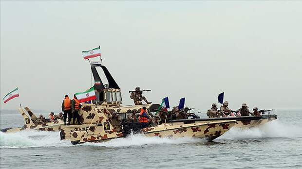 Иранские военные заявили о задержании судна с контрабандным топливом