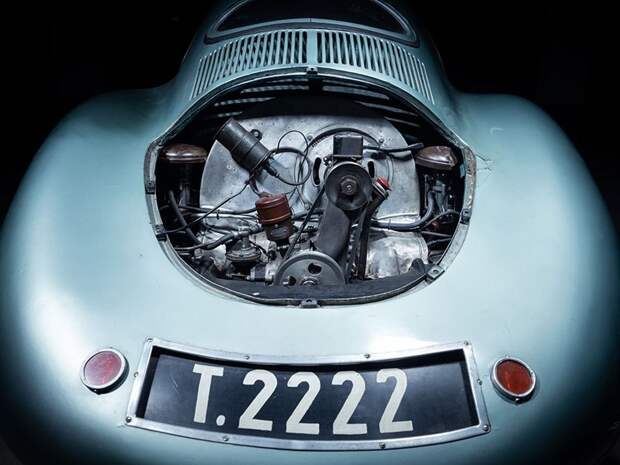 8 раритетных фото самого старого в мире Porsche