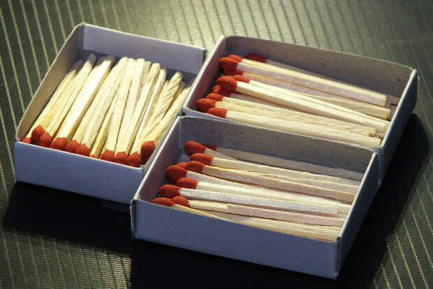 Солдат ВСУ попал в плен к российским бойцам из-за спичек