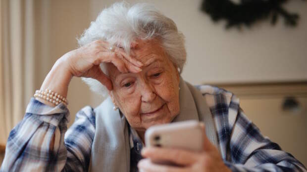 В России запустят горячие линии для помощи при жестоком обращении с женщинами и пенсионерами