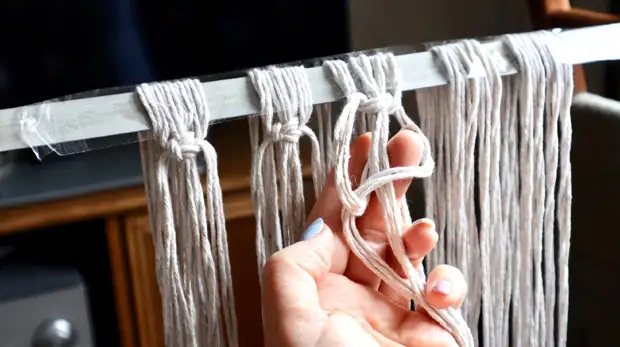 Раньше все советские дамы ходили с этими сумочками по хозяйственным нуждам. А теперь это стильный аксессуар для настоящих модниц