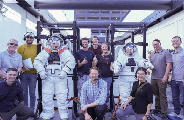 Axiom Space вместе с NASA и SpaceX завершили первый комплексный тест скафандров для миссии Artemis III