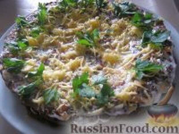 Фото к рецепту: Печеночный тортик (из куриной печени)