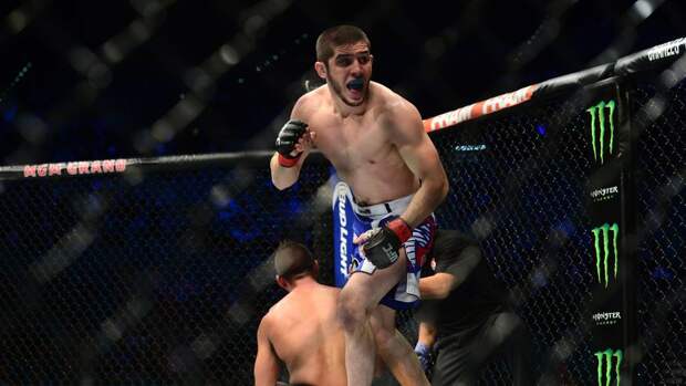 Боец UFC Махачев:  в своих мечтах я беру пояс и запрыгиваю на клетку