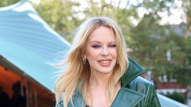 «Без магии не обошлось»: как 57-летняя Кайли Миноуг «обманула» время и выглядит на 25