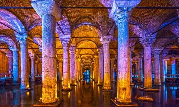 Цистерна Базилика — одно из самых крупных древнейших подземных водохранилищ мира, имеющих высокую культурную ценность (Стамбул, Турция). | Фото: realestateallturkey.com. Цистерна Базилика — одно из самых крупных древнейших подземных водохранилищ мира, имеющих высокую культурную ценность (Стамбул, Турция). | Фото: realestateallturkey.com.