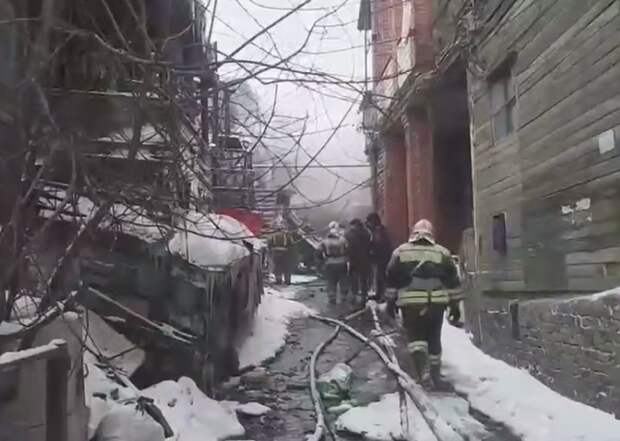 Под завалами сгоревшего дома в Самаре нашли тела мужчины и женщины