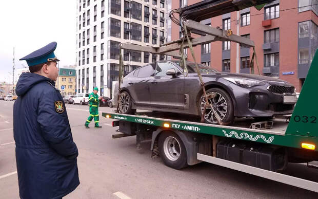 В России хотят запретить отбирать машины за долги