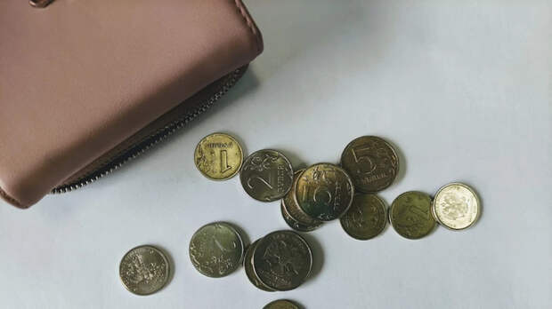 Россиянин подвел друга под крупный штраф за перевод 10 рублей и оскорбления