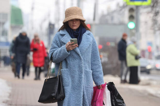 Мошенники начали мстить не попавшимся на их уловки россиянам. Они используют SMS-бомбинг и подстраивают блокировку счетов