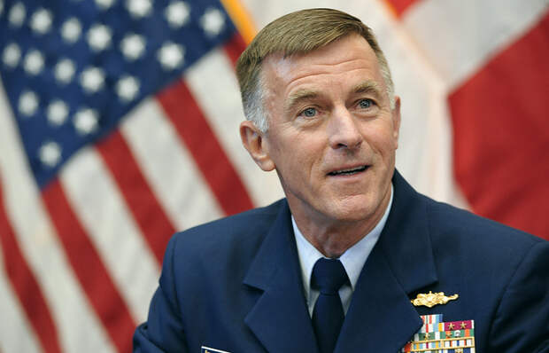 Командующий Береговой охраной США адмирал Пол Зукунфт