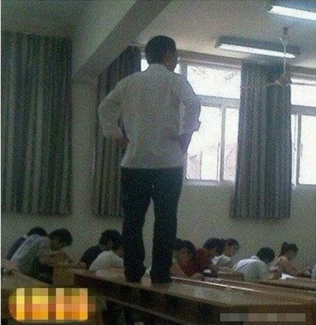 Как отжигают азиатские преподаватели? (8 фото)