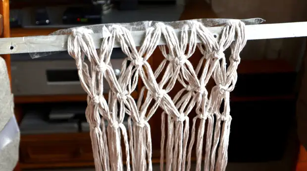 Раньше все советские дамы ходили с этими сумочками по хозяйственным нуждам. А теперь это стильный аксессуар для настоящих модниц