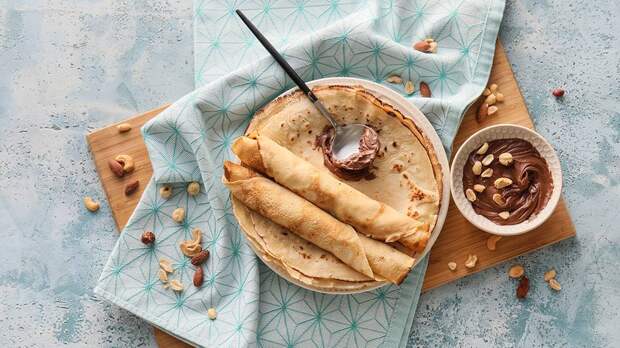 Масленица на носу: во сколько в этом году обойдутся блины и как их лучше готовить