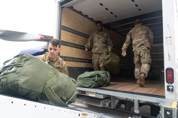 США начали срочную эвакуацию военных с Ближнего Востока