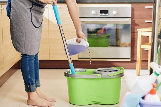 Горячая вода нейтрализует действие моющего средства. / Фото: storage.googleapis.com Горячая вода нейтрализует действие моющего средства. / Фото: storage.googleapis.com