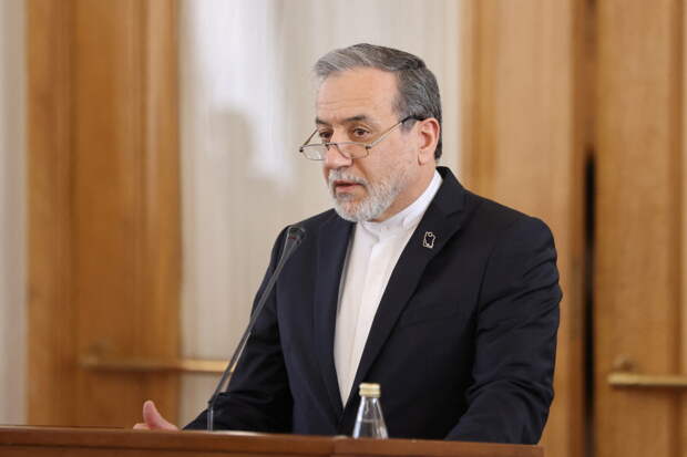 Глава МИД Ирана рассказал о работе над соглашением с американцами