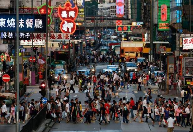 Как выглядит центр Гонконга в час пик? Да вот так, примерно, и выглядит в мире, дорога, езда, люди, пробка