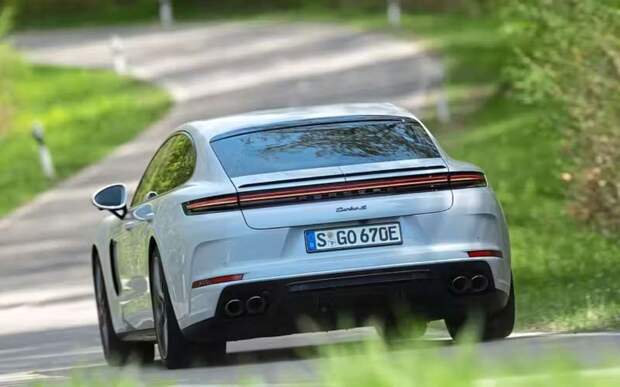 Porsche обманул ожидания: гибриды премиум-класса оказались «безнадежными» в плане экологичности