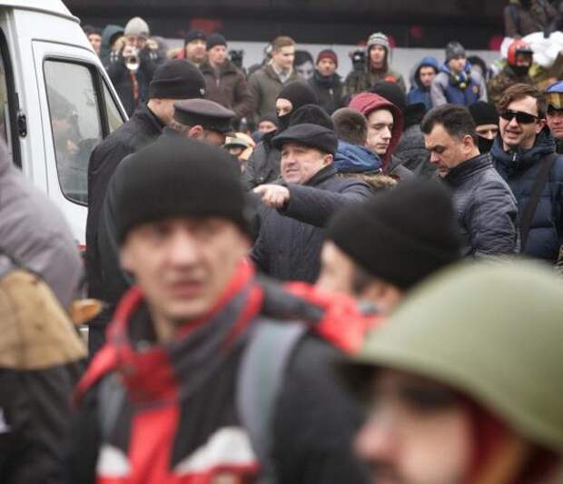 Киевляне за чистый город и против фашистов