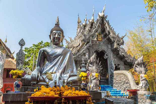 Серебряный храм / Фото: www.chillpainai.com