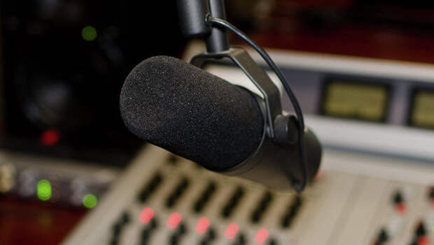 «Бам, бам, бам мы стреляем по хохлам» — в эфире радиостанции «Судного дня» начался целый концерт (ВИДЕО)