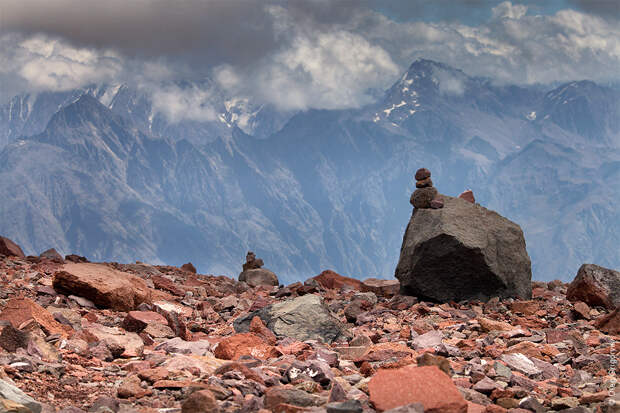 камни-маяки для альпинистов камни-маяки для альпинистов